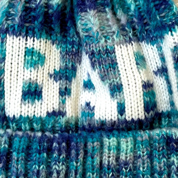 Barcelona Hat Toque pom-pom Robin Rooth NY From Pets-free, Smoke-free,mould-free - Picture 6 of 8